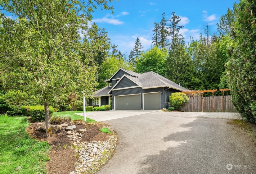 2530 232nd Avenue, Sammamish, Washington 98075, 4 Bedrooms Bedrooms, ,2 BathroomsBathrooms,Residential,For Sale,232nd,NWM2072740