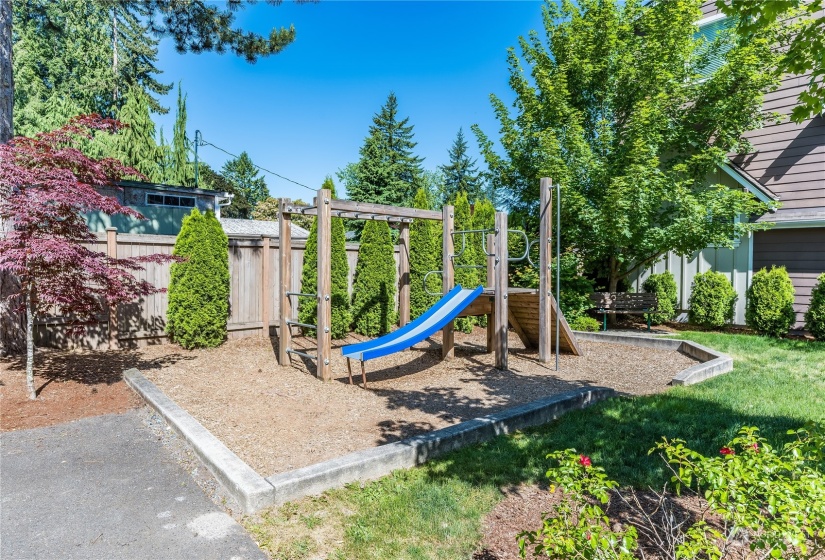 14013 9th Place, Lynnwood, Washington 98087, 3 Bedrooms Bedrooms, ,1 BathroomBathrooms,Residential,For Sale,Mediterranean Place,9th,NWM2076846