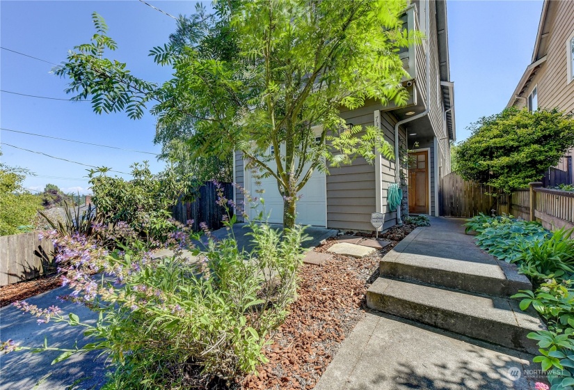 739 89th Street, Seattle, Washington 98103, 3 Bedrooms Bedrooms, ,2 BathroomsBathrooms,Residential,For Sale,89th,NWM2125552