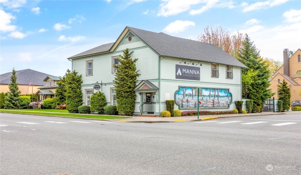 719 Grover Street, Lynden, Washington 98264, ,Commercial Sale,For Sale,Grover,NWM2231496